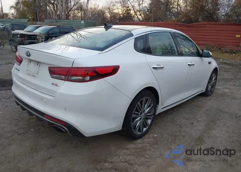 2018 Kia Optima Sx Turbo z USA, uszkodzony, nr VIN 5XXGV4L25JG206743